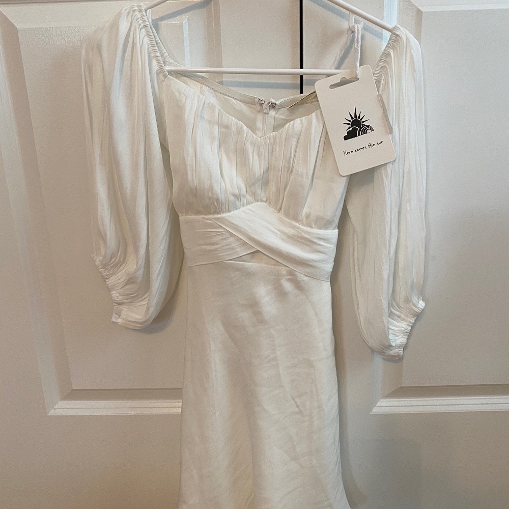 Hello Molly - Beautiful White dress NWT Women's XS
